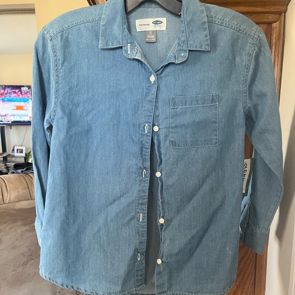 NWT OLD NAVY LONG SLEEVE DENIUM SHIRT (BOYFRIEND)